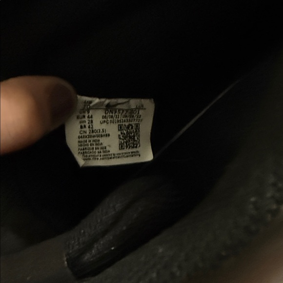 Nike Black and White High-Top Sneakers - Picture 7 of 7